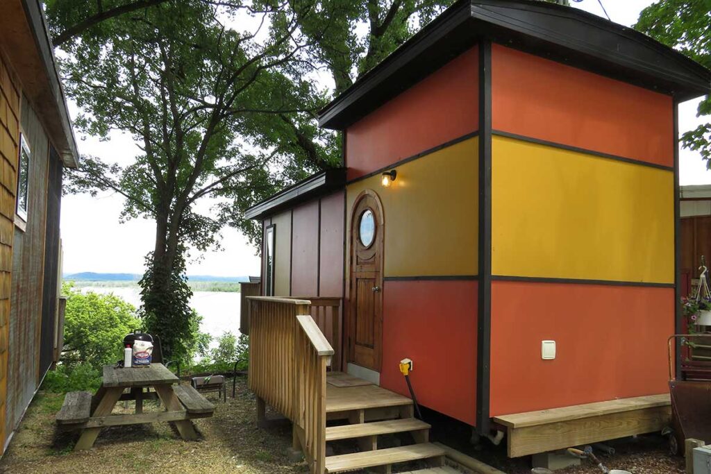 love-train-featured-1 love-train-featured-1